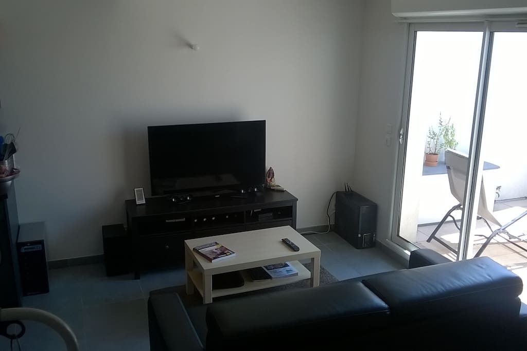 Connectique HDMI, WIFI, PS3 en libre service