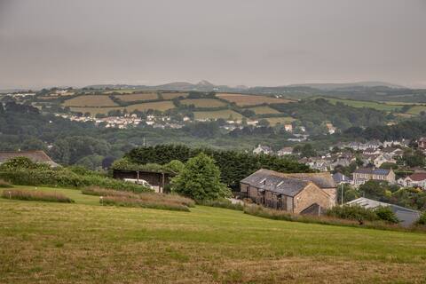 Cornish farmhouse ideal for large family groups!