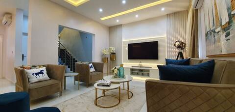 The Daniels 5 Star Short let Apartment in Lekki
