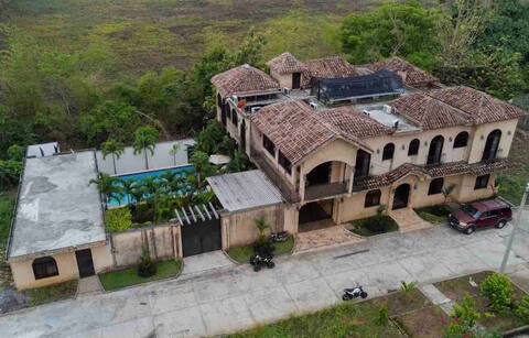 The Palm- A Luxury Villa