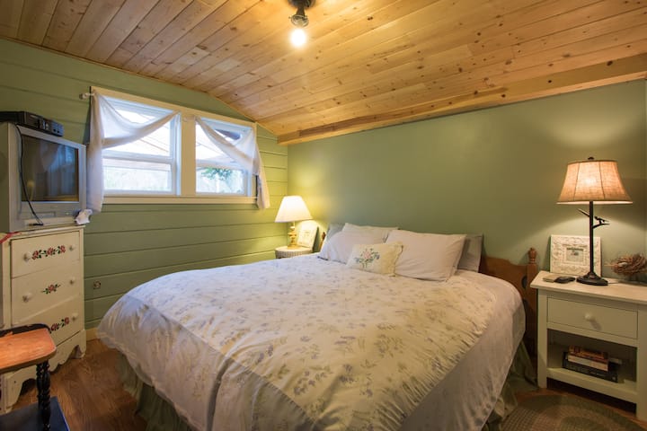 KING Master Bedroom კომფორტული ახალი მეხსიერების ქაფის მატრასით