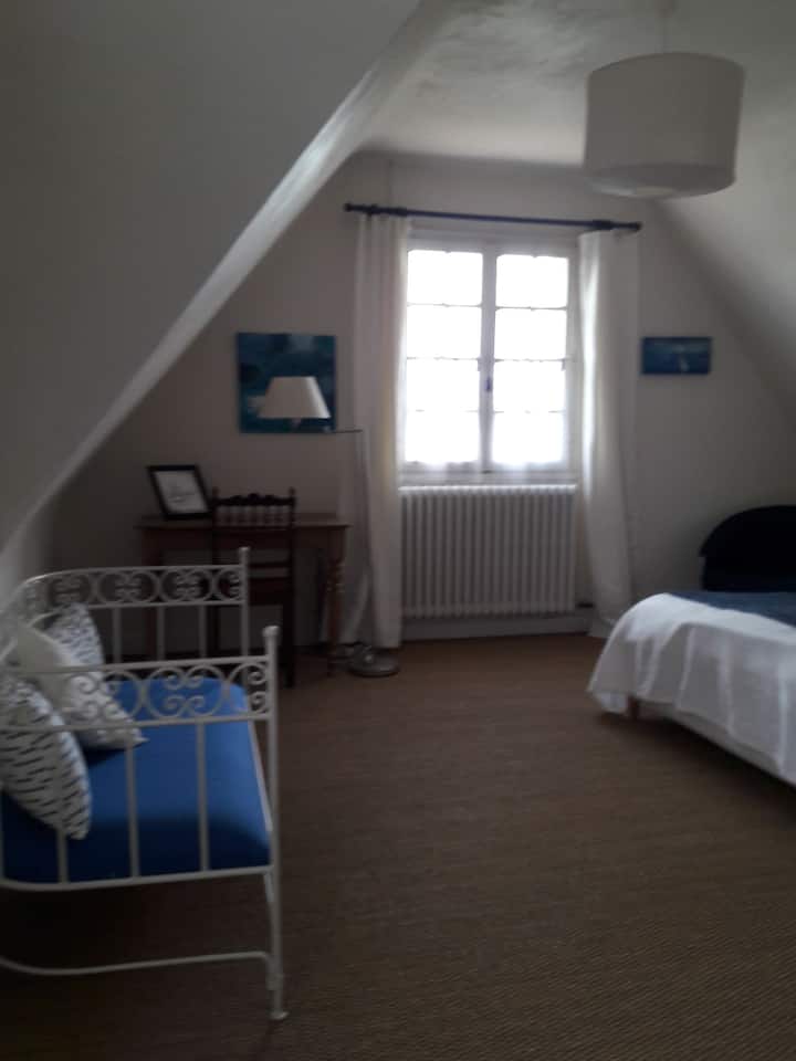 غرفة نوم واحدة مزدوجة