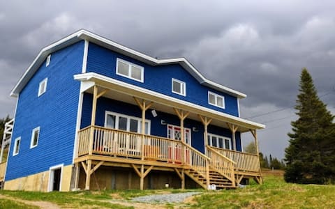 Rocky Retreat: Skerwink Trail/ 1 km to Brewery