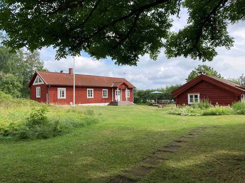 Exclusive country house with possibility of boat