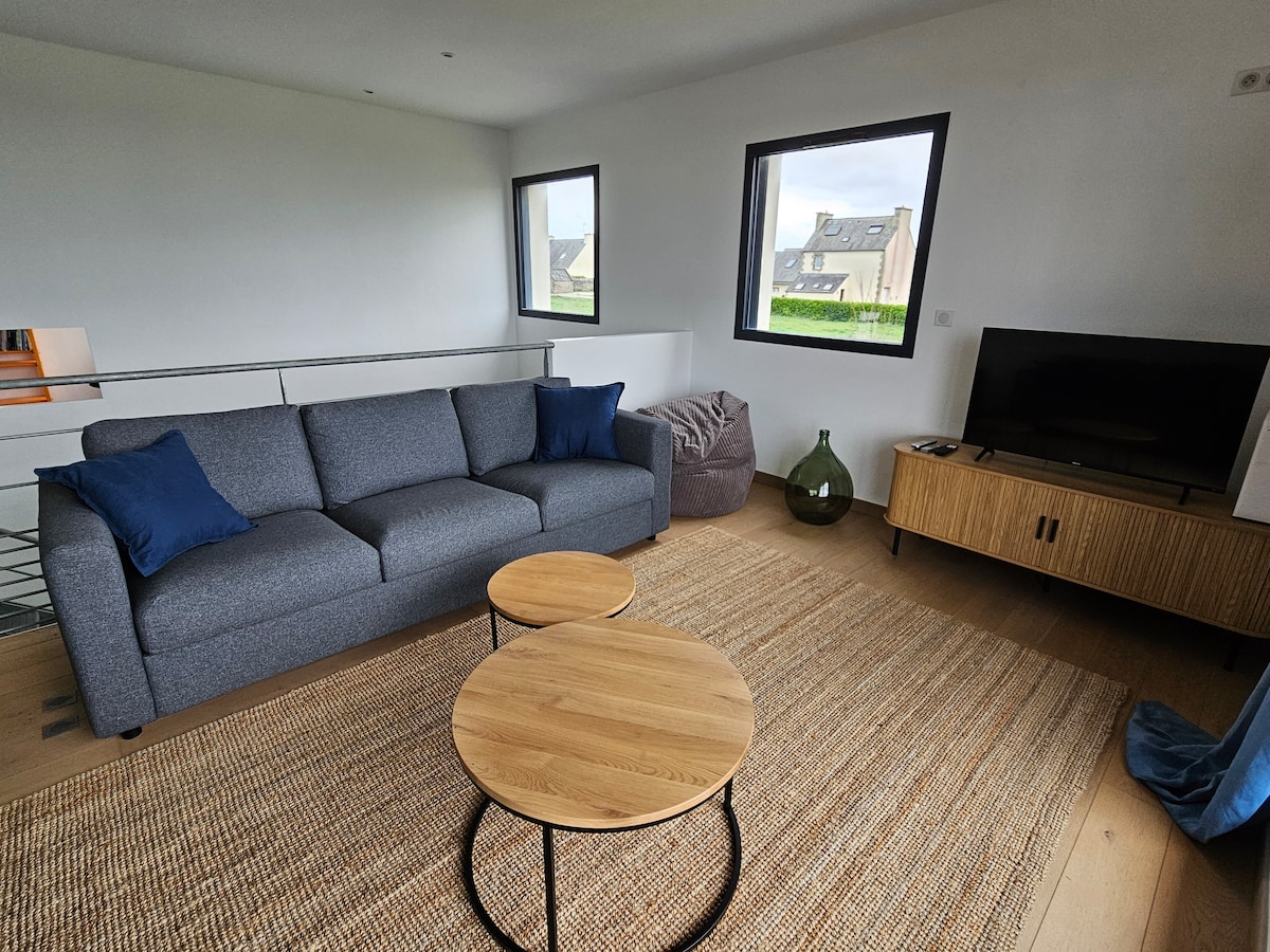 Top Airbnb: Architect-designed house 9p - 400 m from the sea & village in Santec