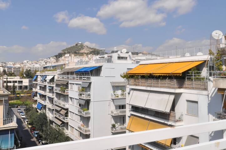 Luxurious Penthouse- Business ready!!! gallery image 4