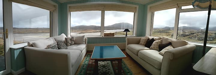 Panoramic views-200m to white beach