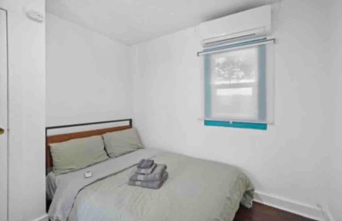 chumba cha kulala # 1 , kitanda aina ya Queen