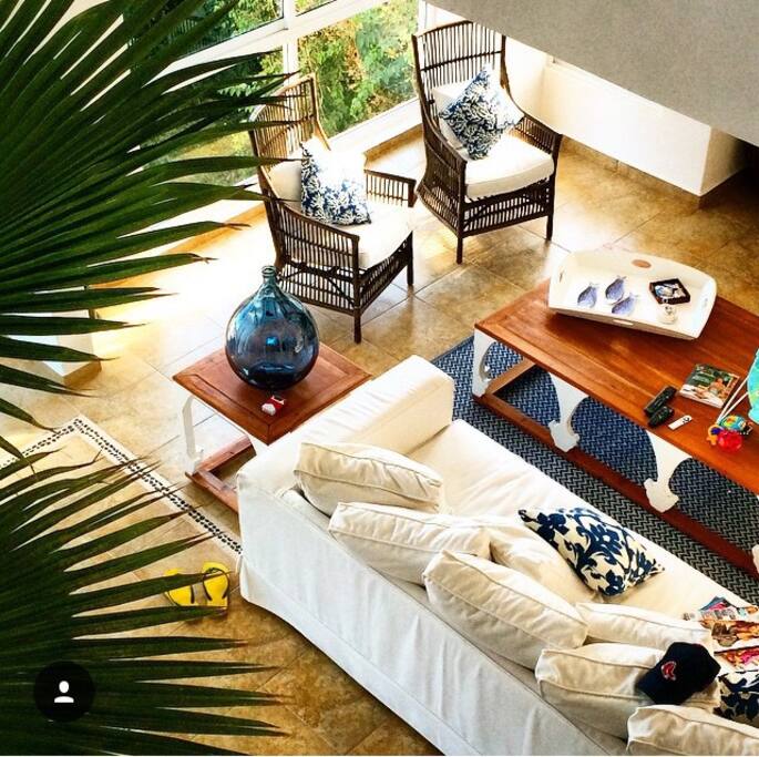 sala con tv / living room with TV