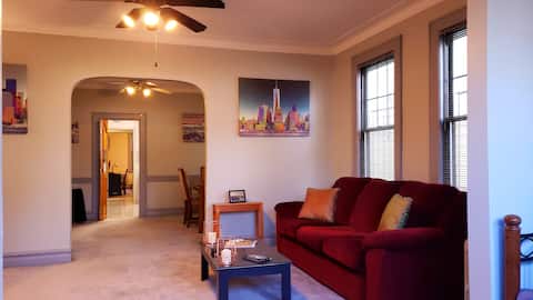 Clean, Comfy and Convenient NYC Suburb sleeps 16