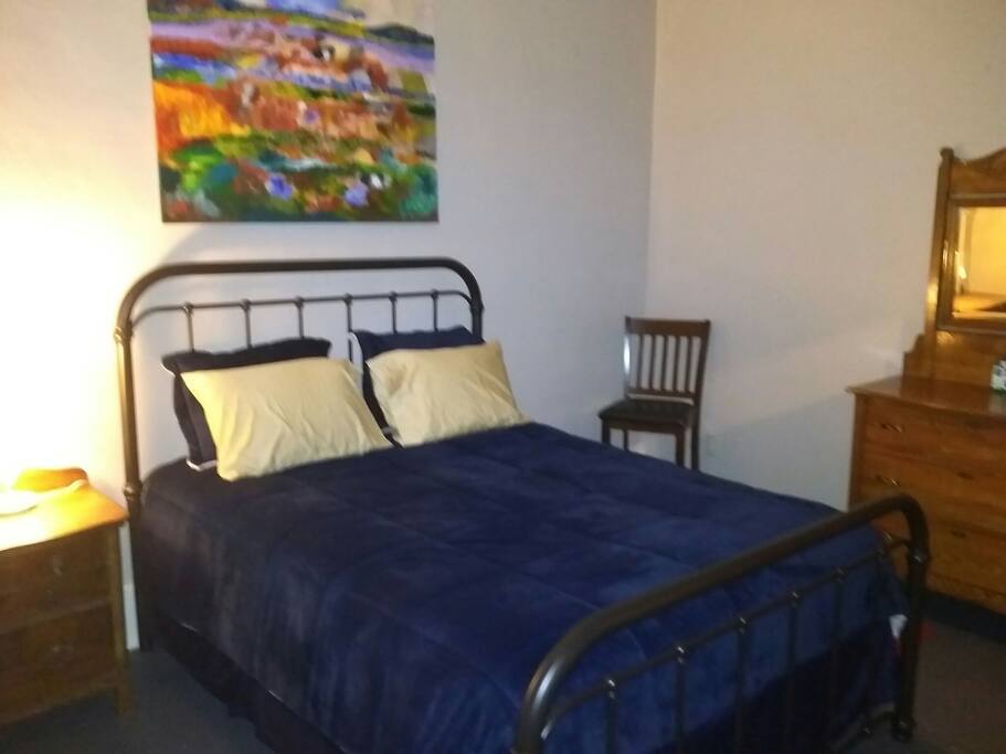 fully furnished Queen bed with privacy.