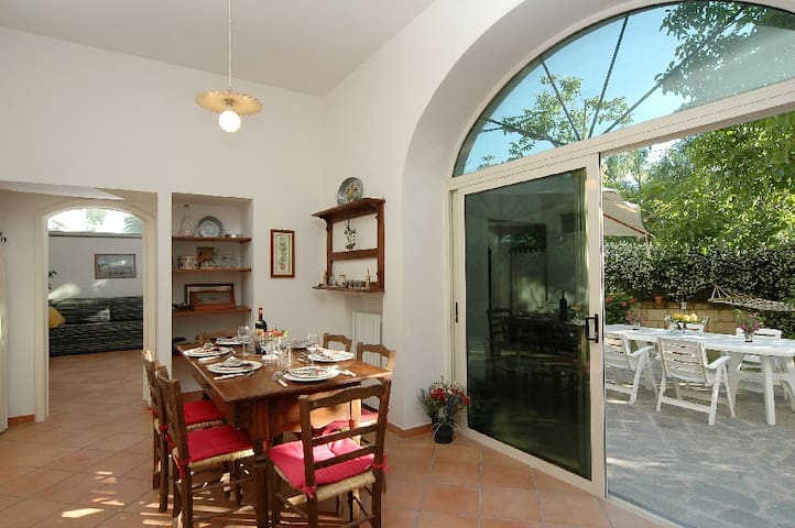 POSILLIPO IN VILLA WITH VIEW GARDEN gallery image 3