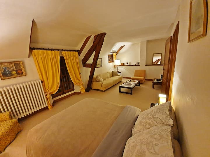 חדר שינה ראשון למעלה