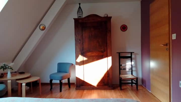 Spálňa 2 sa nachádza na 1. poschodí.