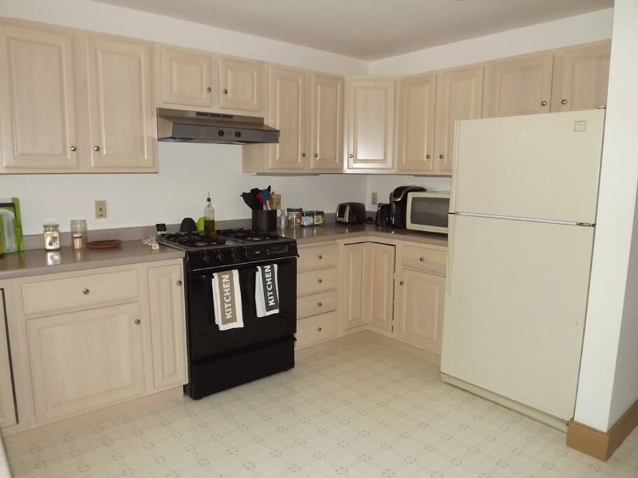 Counters, cabinets and space to really be able to prepare your families meals with ease