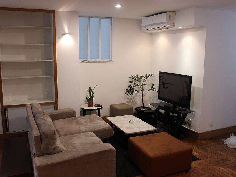 43 "TV, cable TV, 18,000 BTU split air conditioning, stereo.