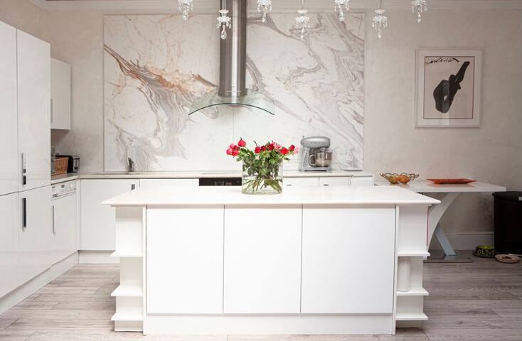 Historic spacious 5 bedroom house off Regent Park gallery image 5