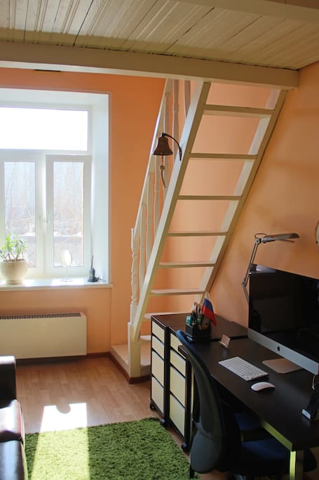 2-level master bedroom / Двухуровневая хозяйская спальня
