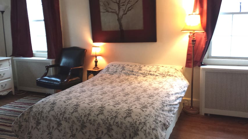 Private Room, 2 beds, Bronxville