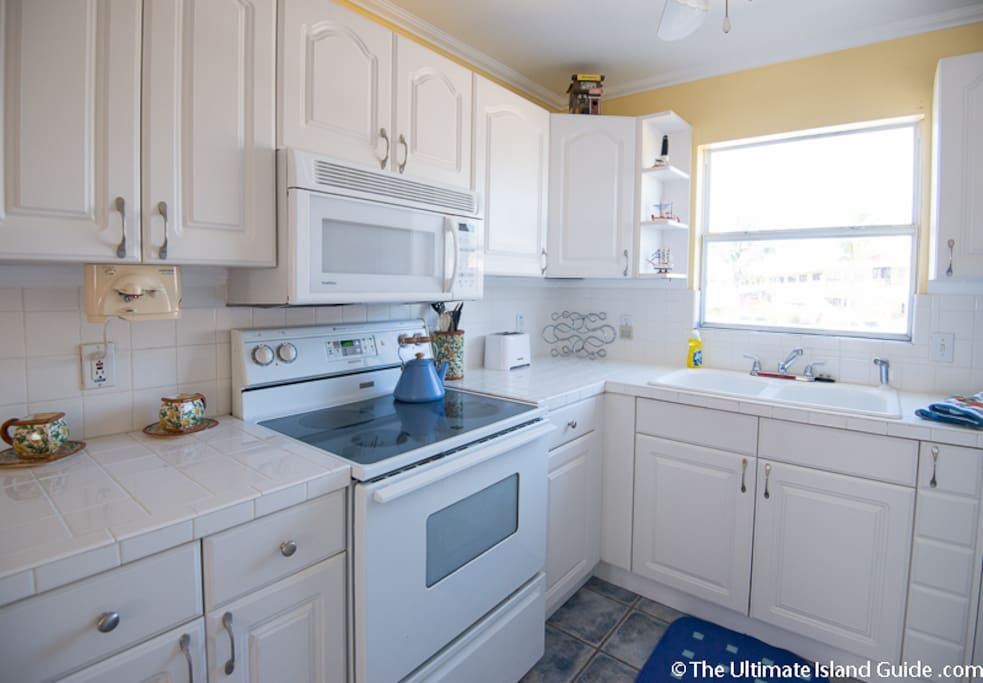 Full kitchen