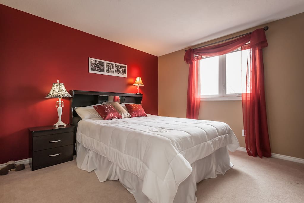 Second Bedroom - Queen Size
