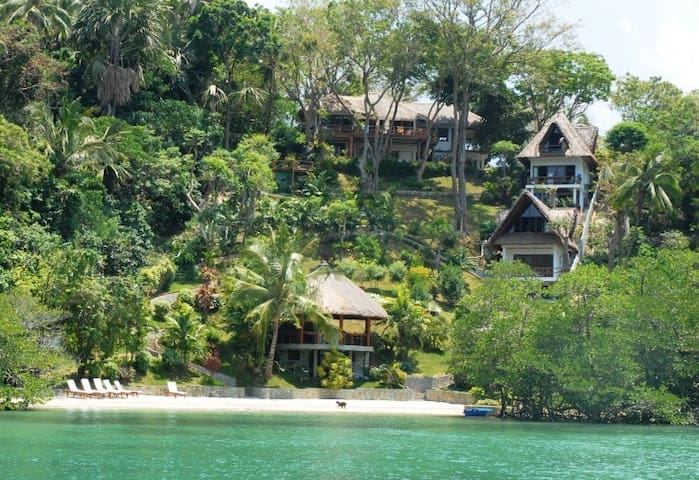 5 Bedroom Luxury Villa with Beach