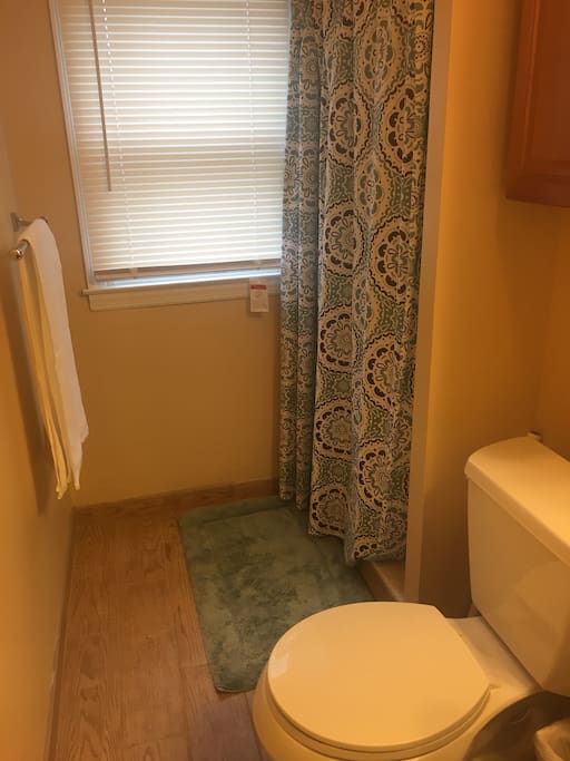 Upstairs 3/4 bath