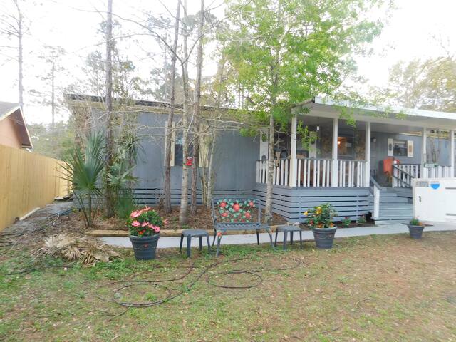 Airbnb Astor Vacation Rentals Places To Stay Florida