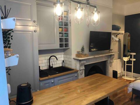 Top performing Airbnb: Studio 77 - Stylish, Parking, Wi-Fi, Netflix in Manor Castle