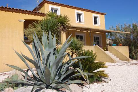 Provencal house 3* swimming pool 5 ch quiet 25 min beach
