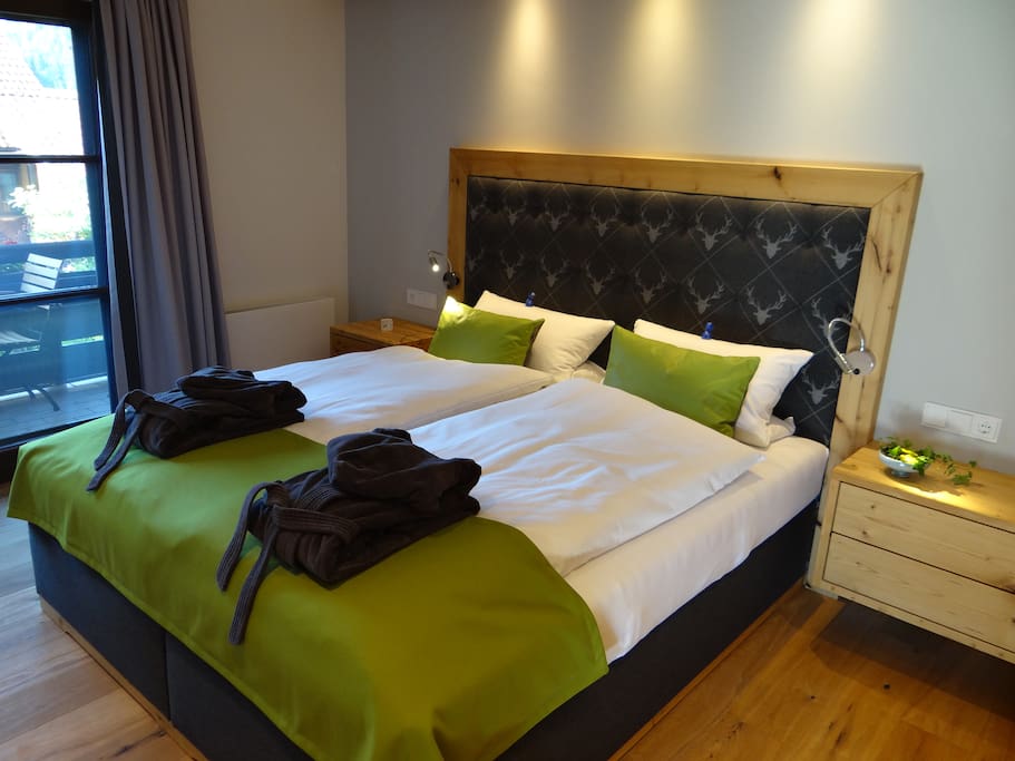 Schlafzimmer 1