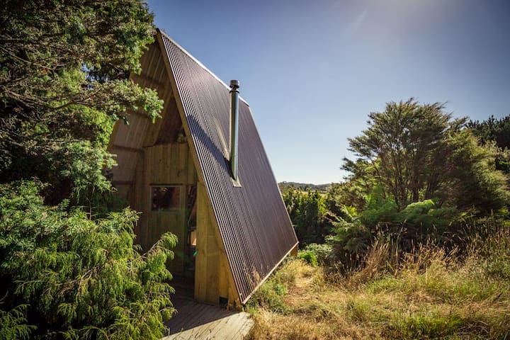The Rimu Hut, off-grid bush escape from city life