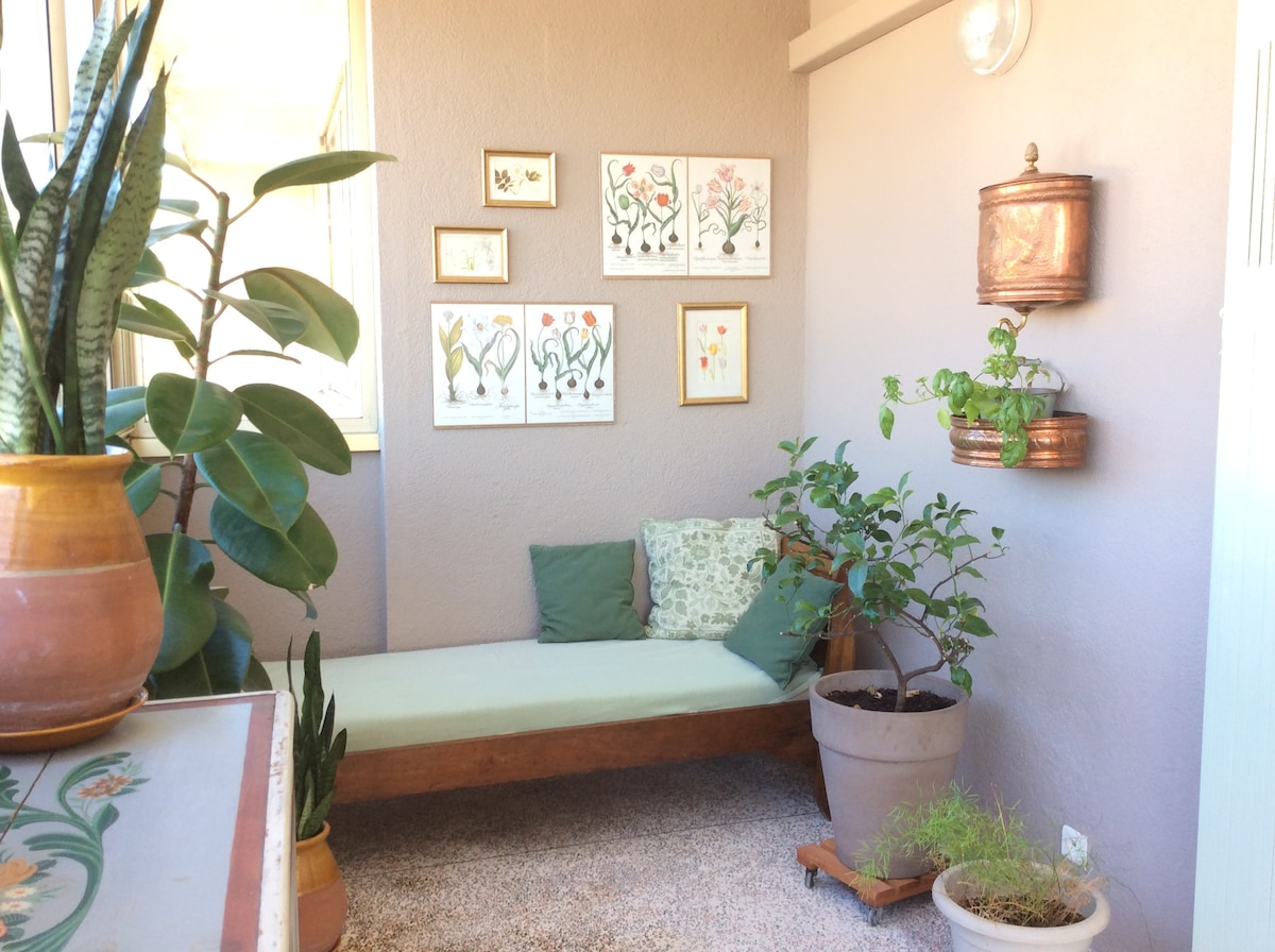 Airbnb performant: Cannes 800 m away. Spacious 2 rooms with garage. à Le Cannet