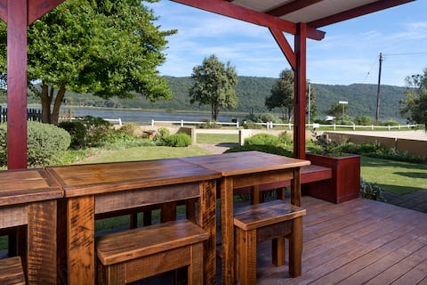 Estuary Breeze: Main House