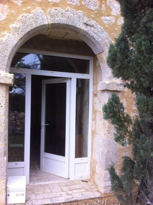 Entrée porte cochère indépendante