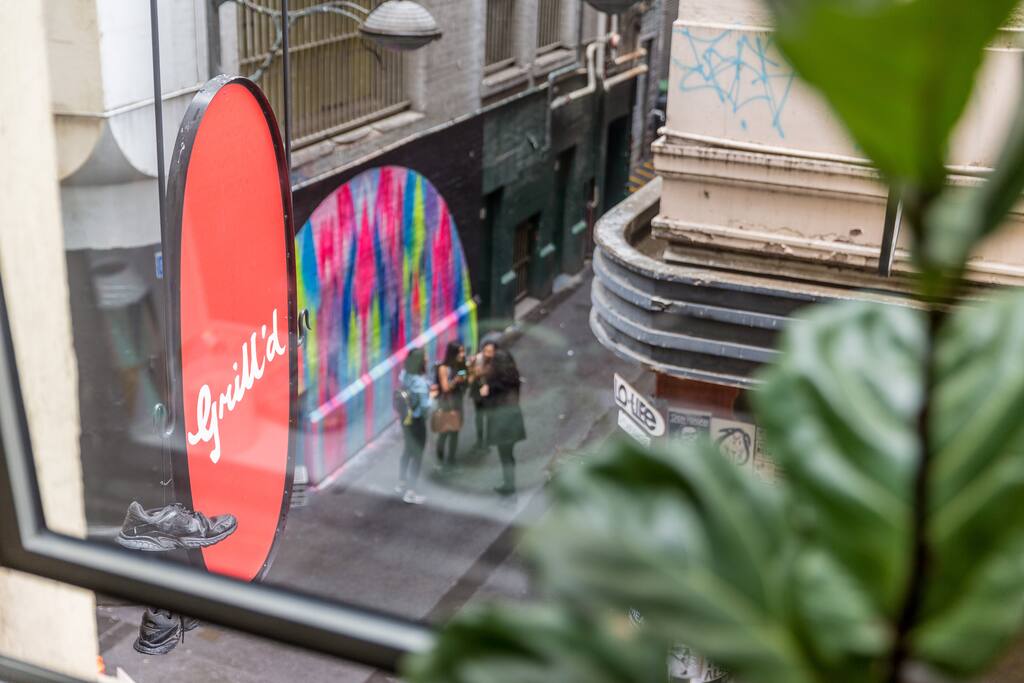 Overlooking Degraves St