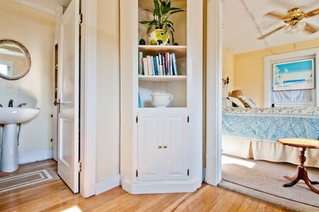 Farm on the Coast - Near Newport