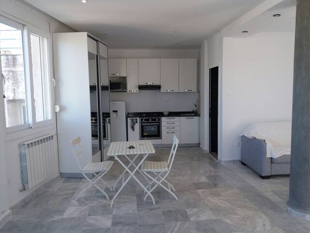 Studio au Golf meublé et équipé,vue sur mer