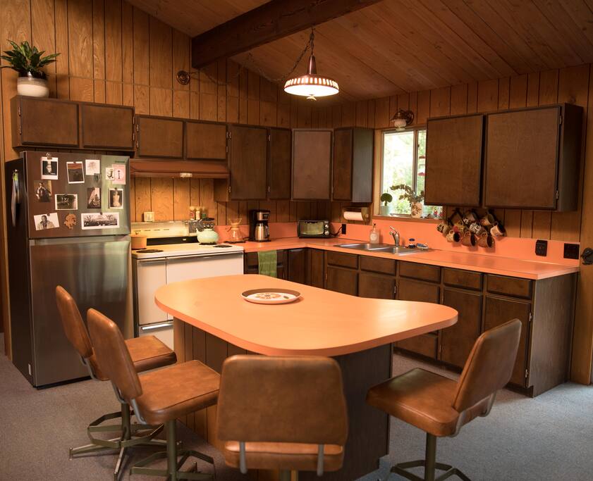 Fully stocked kitchen with flatware to serve 8+ (Note: No Microwave)