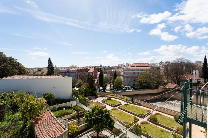 Big Central Flat 3E by Central Hill gallery image 4