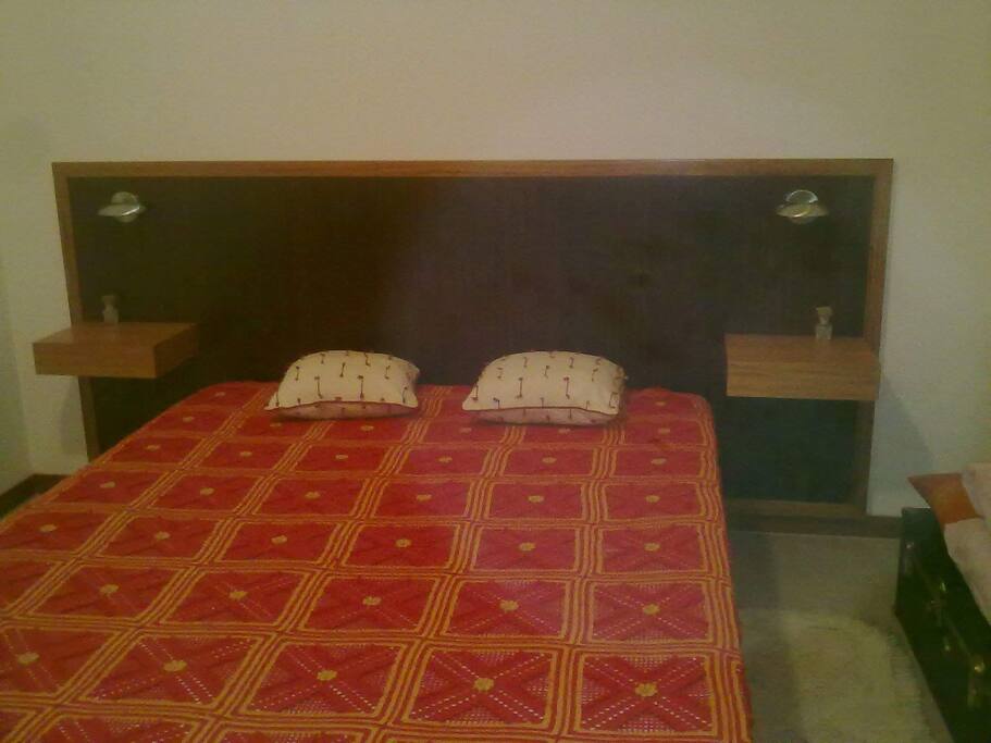 chambre 1
lit double