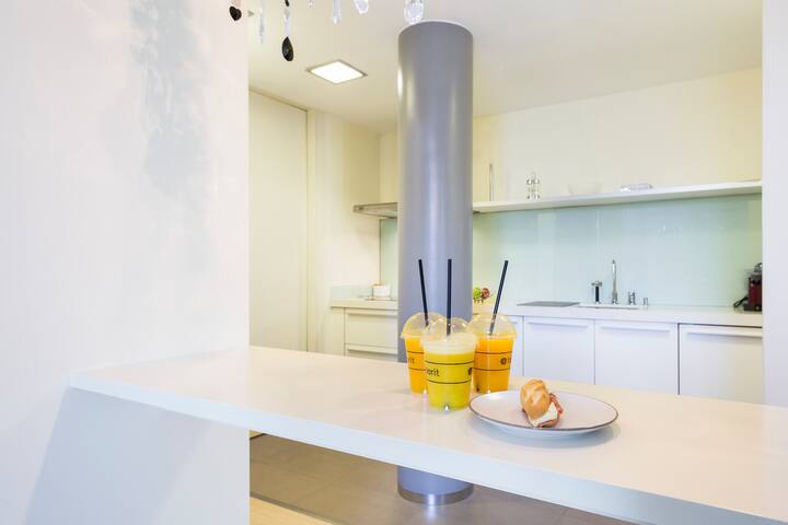 Luxury 2 bedroom apartment on Paseo de Gracia gallery image 5