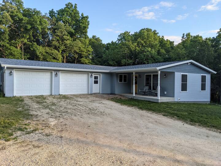 Monticello Vacation Rentals & Homes Iowa, United States Airbnb
