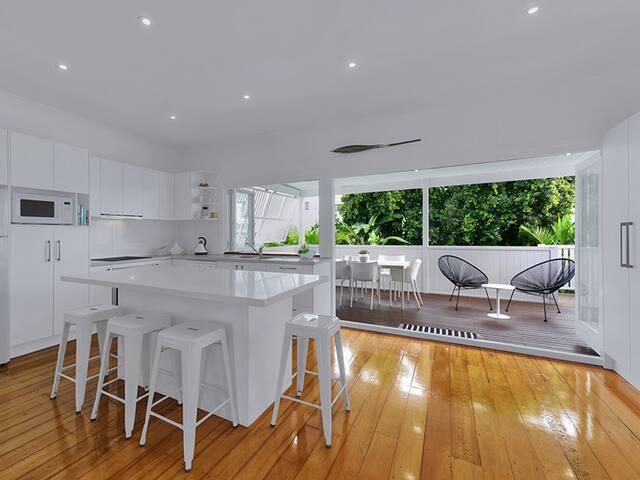 The Palms on James street gallery image 5