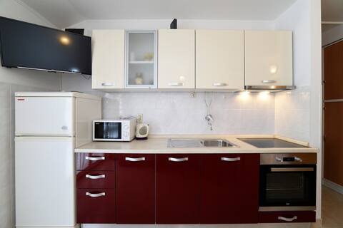 Top performing Airbnb: Apartment 3 (4+2) in Supetarska Draga