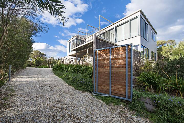 Sea Paradise at St Andrews Beach. Great Sea views. gallery image 3