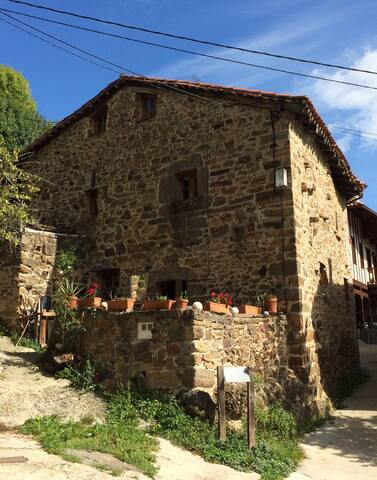 Room in family house, Potes (Cantabria)