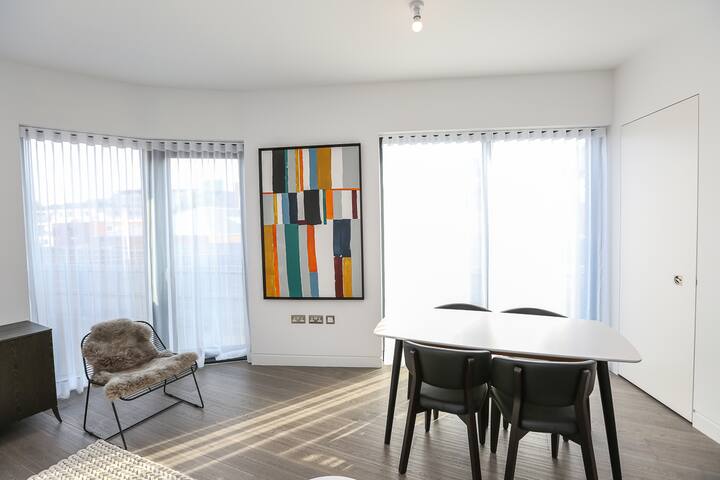 Stunning Brand New Flat in Shoreditch w/ Balcony gallery image 5
