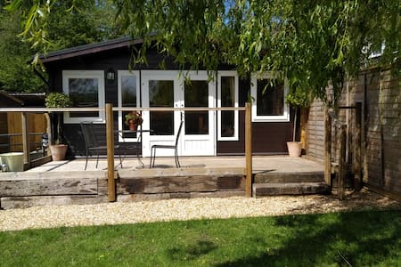 Twit Twoo-Far from the madding crowd! Dog friendly