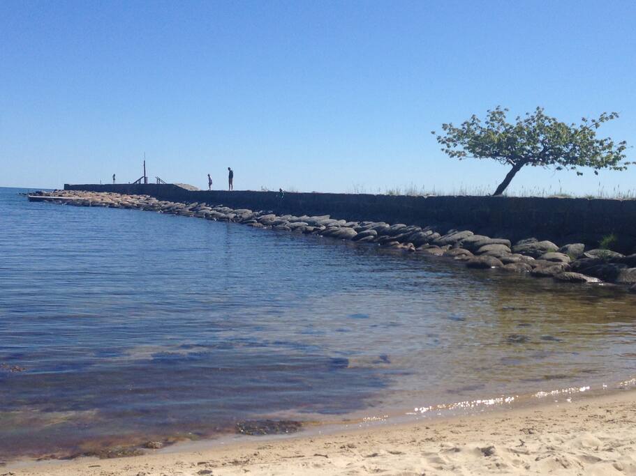 Piren i hamnen där morgondoppet tas